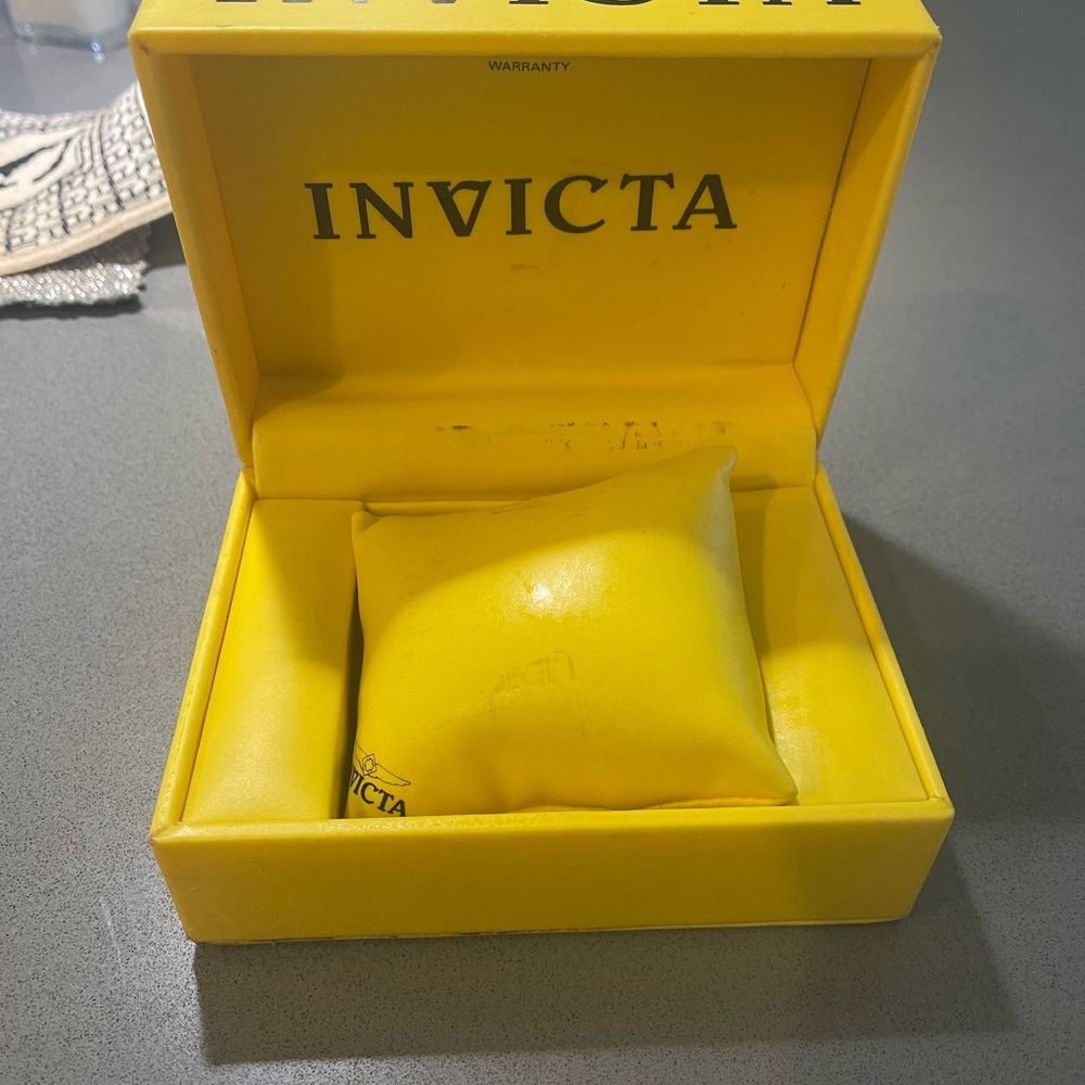Empty box - Picture 5 of 7